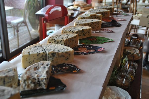 100 ans AOP Roquefort
